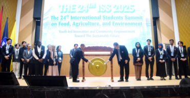 Mahasiswa-Pertanian-dan-Lingkungan-dari-19-Negara-Berkumpul-di-IPB-University-Bersiap-Jadi-Pemimpin-Dunia-Masa-Depan-770x400