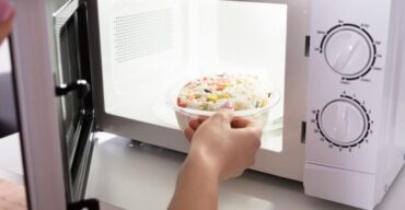 pakar-ipb-university-ingatkan-bahaya-menghangatkan-ulang-jenis-makanan-ini-770x400