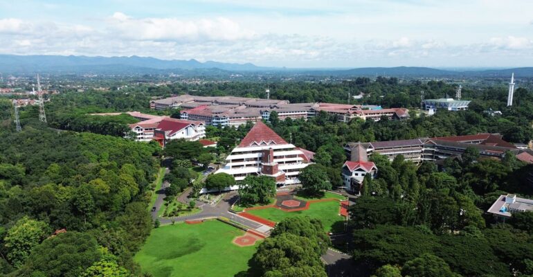 rektor-jamin-tak-ada-mahasiswa-ipb-university-putus-kuliah-karena-biaya-banyak-beasiswa-tersedia.jpg-770x400